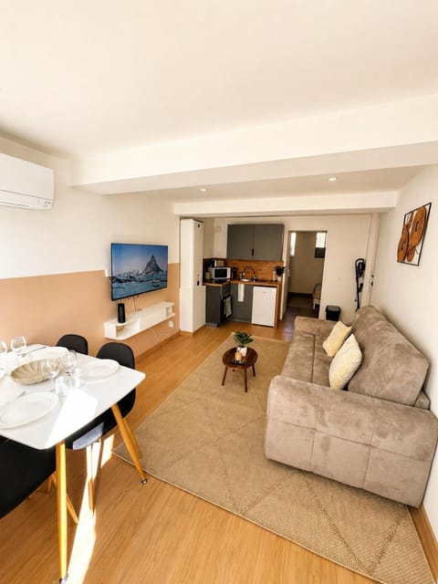 TV and multimedia, Kitchen or kitchenette, Living room