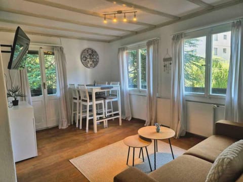 TV and multimedia, Living room, Dining area, heating, air conditioner