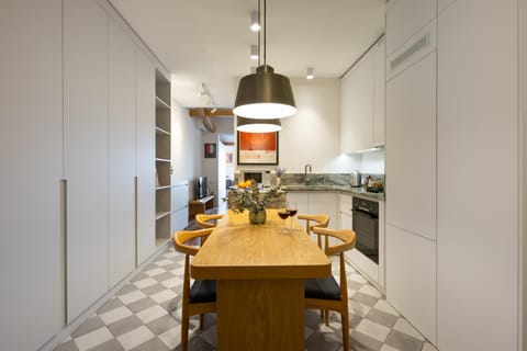 Dining area, kitchen