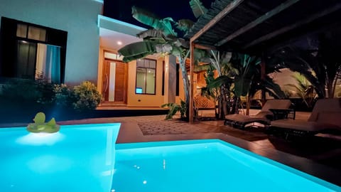 Night, Swimming pool