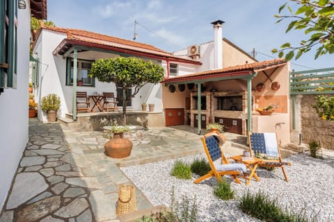 Property building, Garden, Garden view
