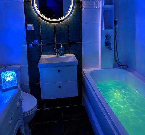 Bathroom, Bath