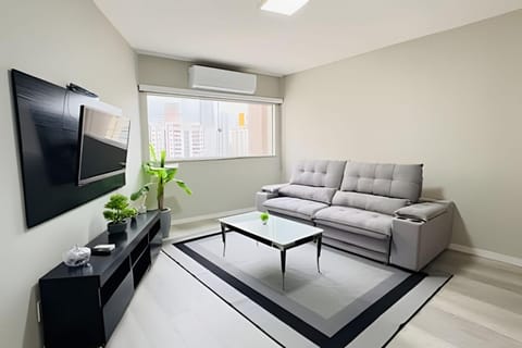 Communal lounge/ TV room, TV and multimedia, Living room, Seating area, Evening entertainment, air conditioner
