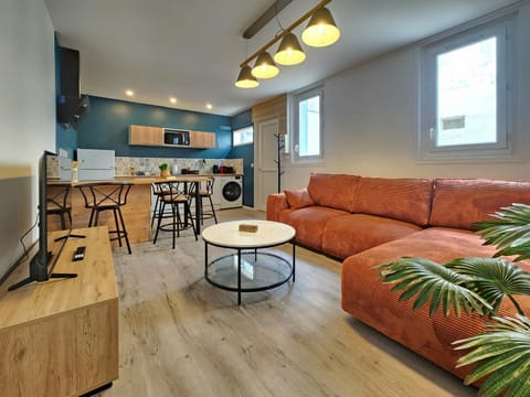 TV and multimedia, Living room, Seating area