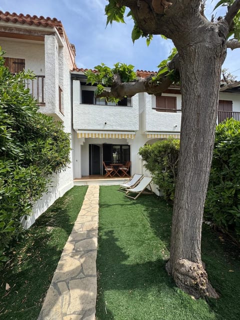 Garden, Balcony/Terrace