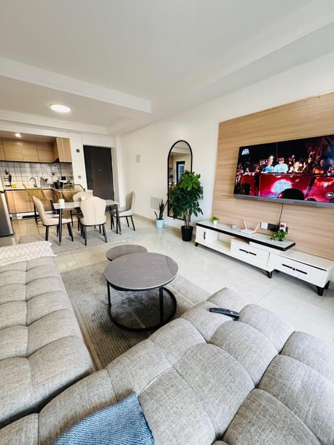 Communal lounge/ TV room, TV and multimedia, Living room, Seating area, Evening entertainment