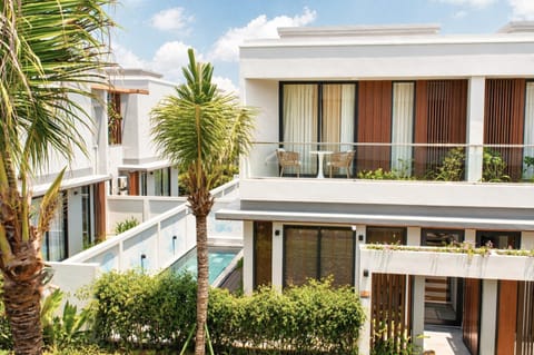 Property building, Swimming pool