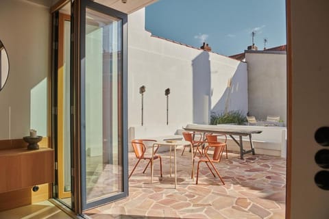Patio, Dining area