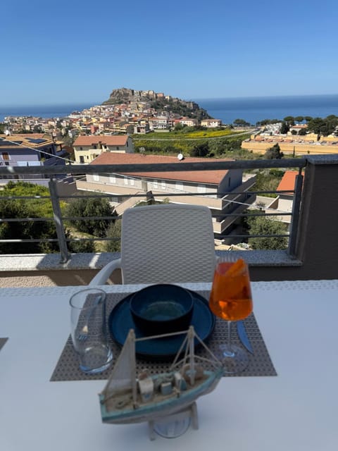 Balcony/Terrace, Dining area, Landmark view, Mountain view, Sea view