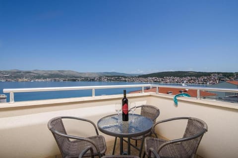 View (from property/room), Balcony/Terrace, Sea view