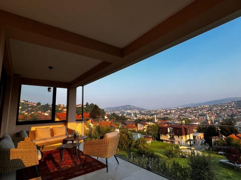 Property building, View (from property/room), Balcony/Terrace, City view, Mountain view