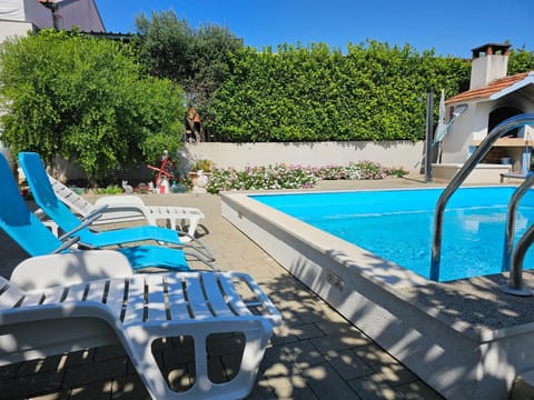 Patio, BBQ facilities, Garden, Swimming pool, Inner courtyard view, sunbed