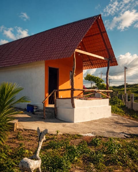 Property building, Day, Balcony/Terrace