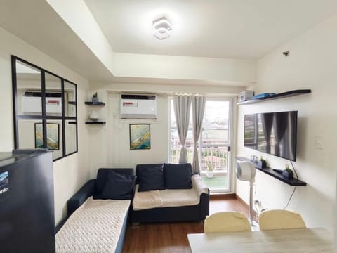 Communal lounge/ TV room, Living room, Evening entertainment