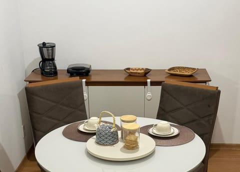 Coffee/tea facilities, Dining area, toaster