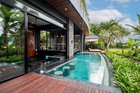 Property building, Day, Garden view, Pool view, Swimming pool, sunbed