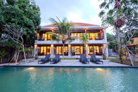 Property building, Swimming pool