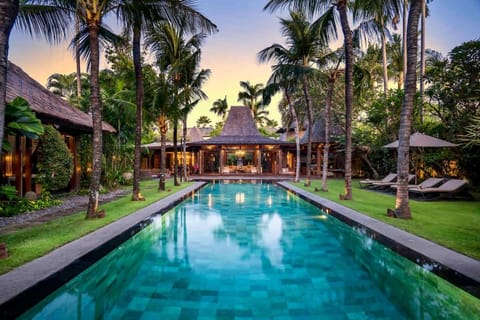 Property building, Natural landscape, Garden, Garden view, Pool view, Swimming pool, sunbed