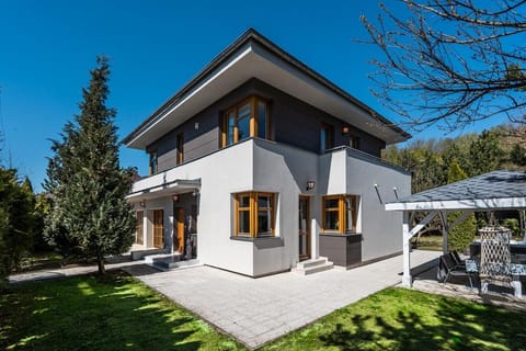 Property building, Patio, Garden, Garden view