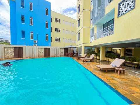 Property building, Swimming pool