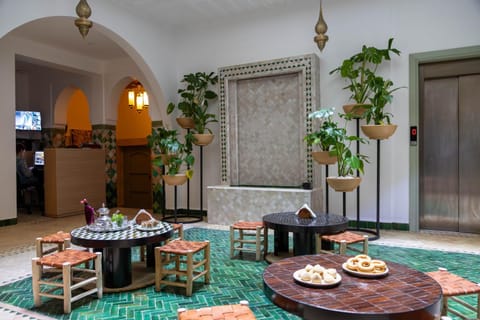 Lobby or reception, Internal: Not applicable to any particular room