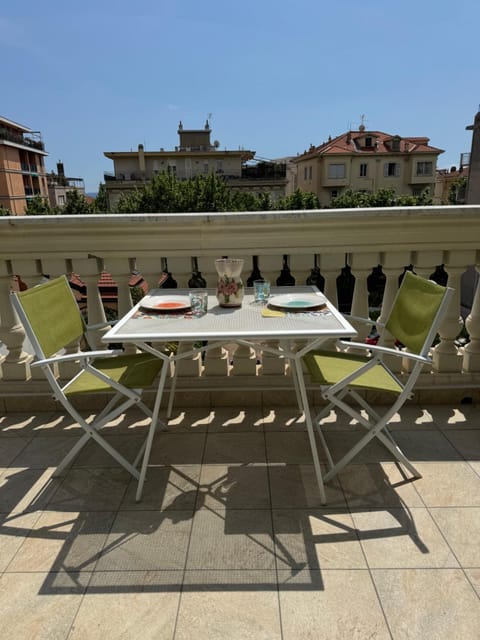 Day, Balcony/Terrace