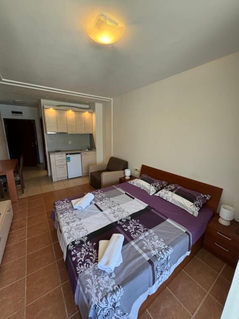 Kitchen or kitchenette, Photo of the whole room, Bedroom