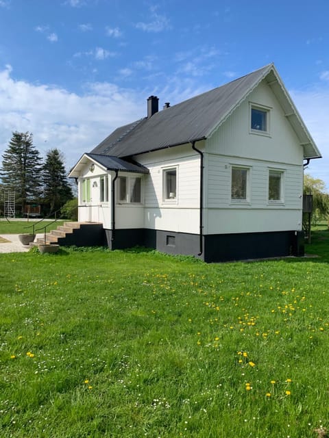 Property building, Day, Garden, Garden view