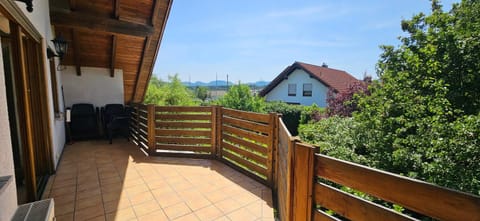 View (from property/room), Balcony/Terrace, Garden view