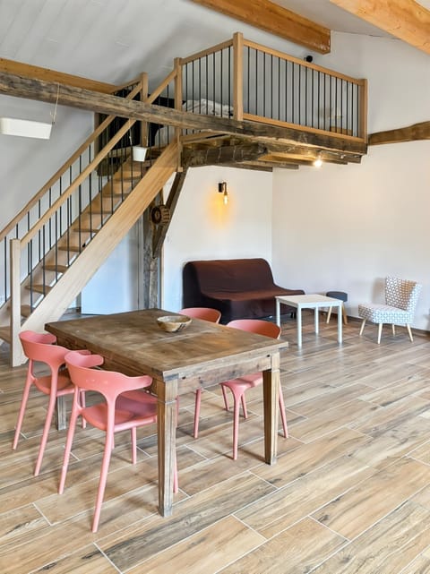 Living room, Seating area, Dining area