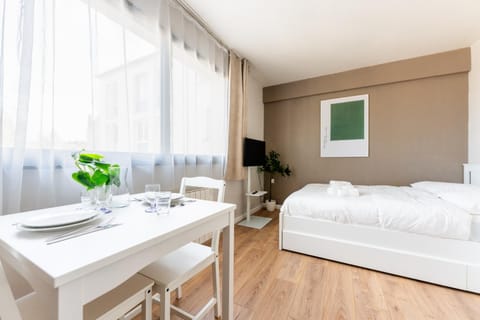 TV and multimedia, Photo of the whole room, Dining area