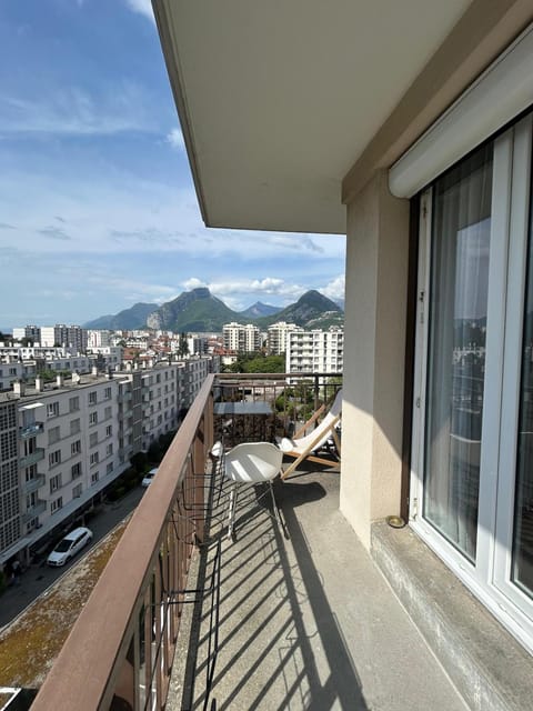 Patio, Natural landscape, View (from property/room), Balcony/Terrace, City view