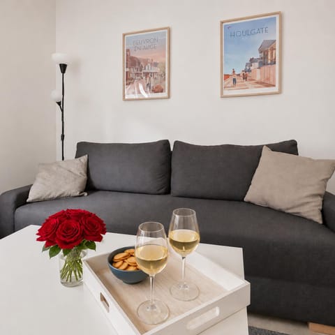 Communal lounge/ TV room, TV and multimedia, Living room, Seating area