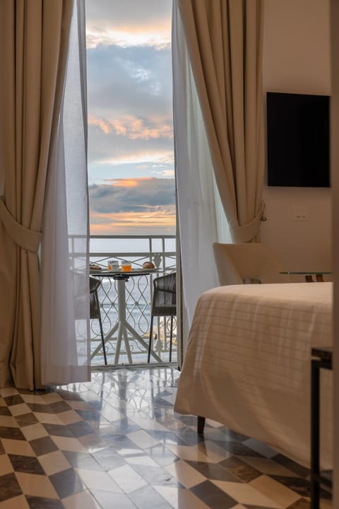 Balcony/Terrace, Photo of the whole room, Bedroom, Sea view