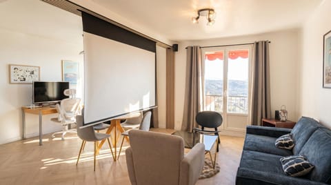Communal lounge/ TV room, Living room, Seating area