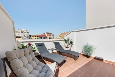 Balcony/Terrace, sunbed