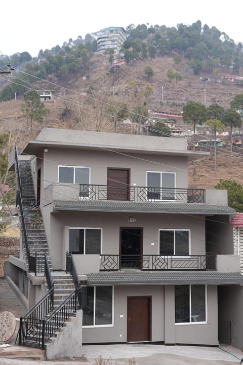 Property building, Day, Natural landscape, View (from property/room), Balcony/Terrace, Mountain view