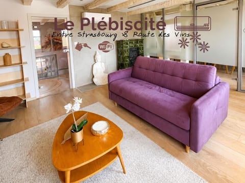Toilet, Property building, Living room, Seating area, Text overlay, Parking, internet, towels, air conditioner, air conditioner