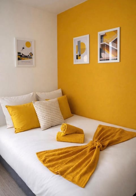 Property building, Bedroom, heating