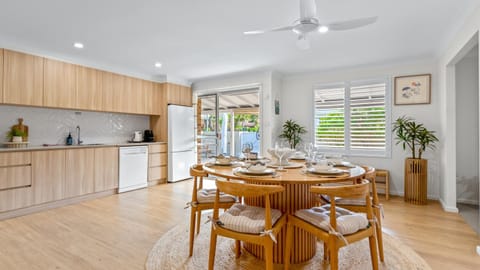 Dining area, kitchen