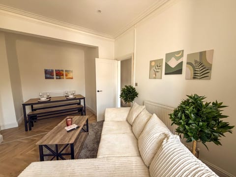 Living room, Photo of the whole room, Seating area
