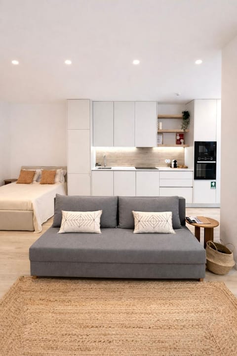 Bed, Kitchen or kitchenette, Living room, dishwasher, microwave, oven, stove