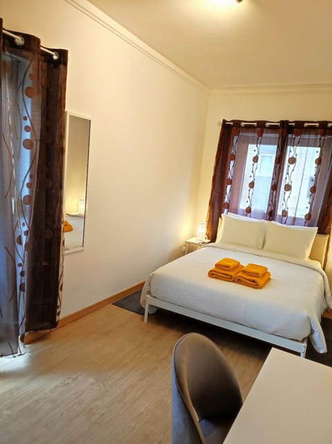 Bed, Seating area, Bedroom, towels