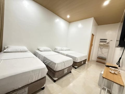 Bed, TV and multimedia, Photo of the whole room, Bedroom, air conditioner