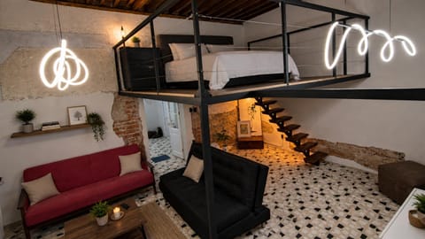 Bed, Living room, Photo of the whole room, Seating area, Bedroom
