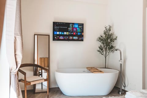 TV and multimedia, Photo of the whole room, Bath