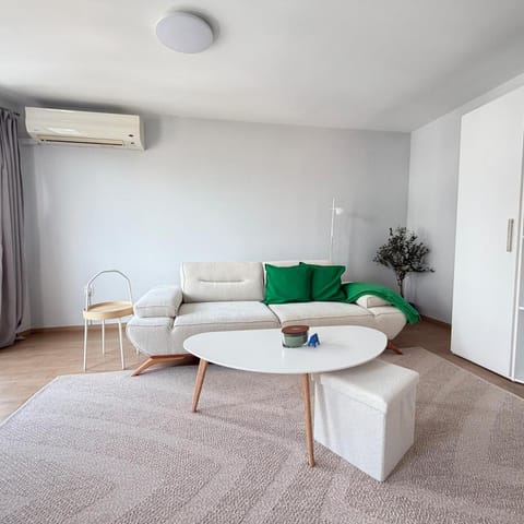 Living room, Seating area, air conditioner