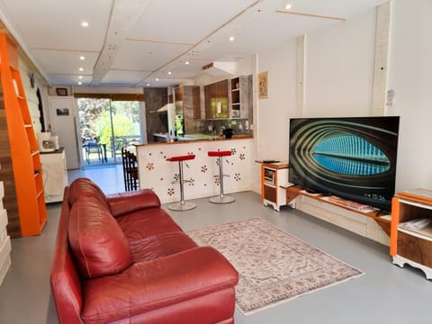 TV and multimedia, Living room, kitchen