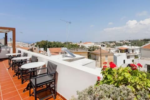 Natural landscape, View (from property/room), Balcony/Terrace, City view