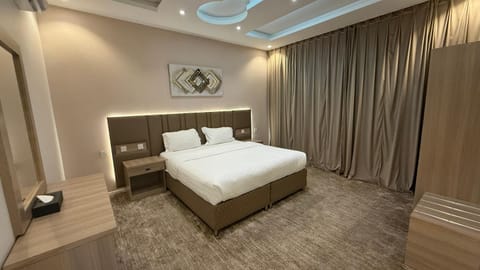 Photo of the whole room, Decorative detail, room service